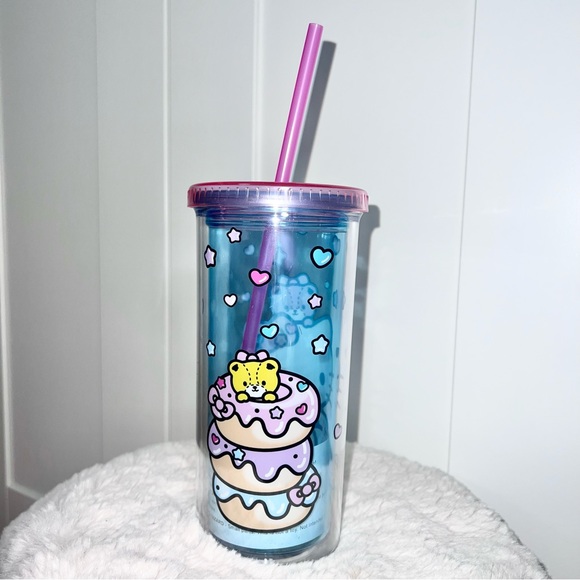 Hello Kitty Tumbler - Picture 2 of 3